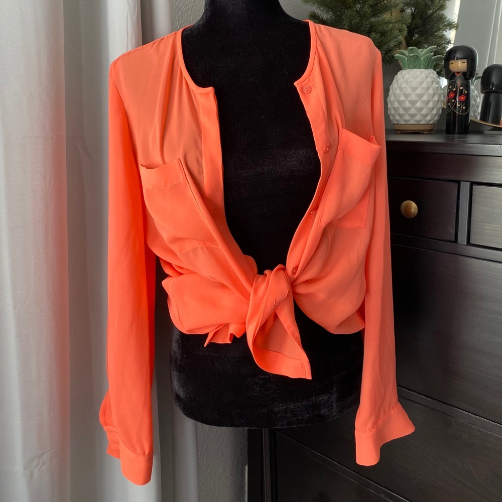 Tahari blouse